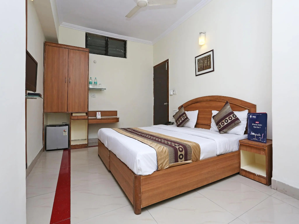 OYO 11307 Hotel Satya Villas