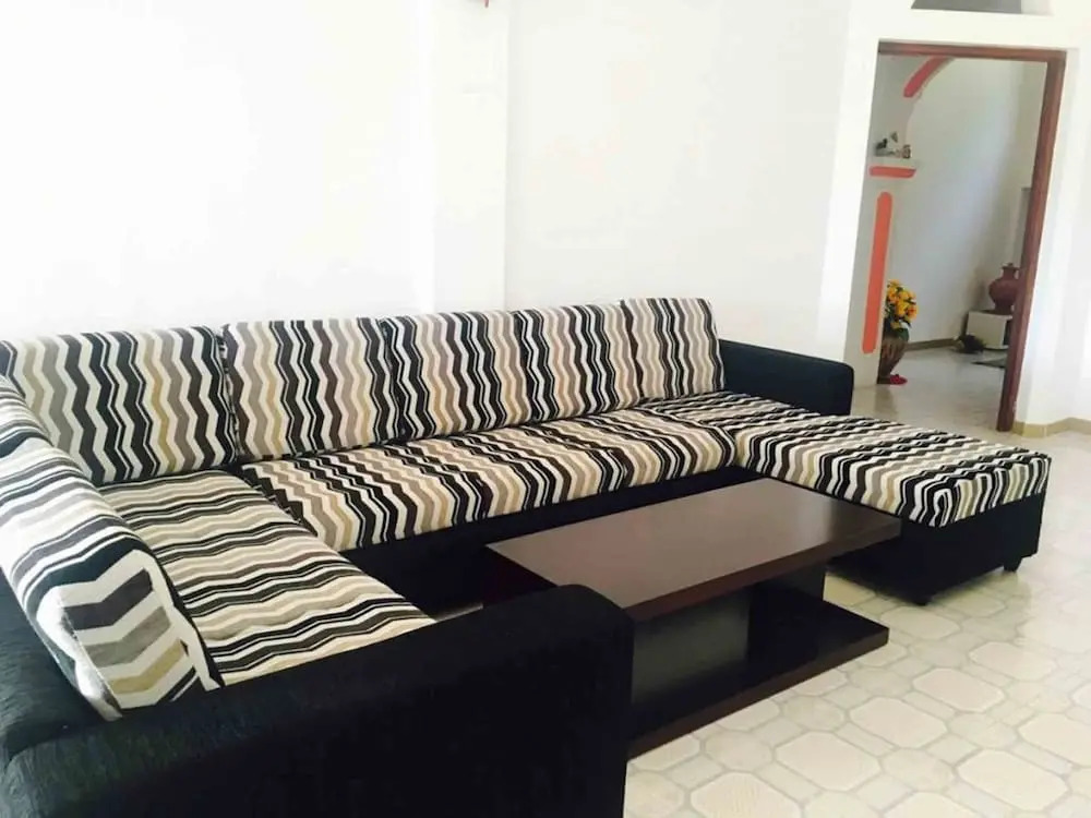 Yoho Roshan Guest House
