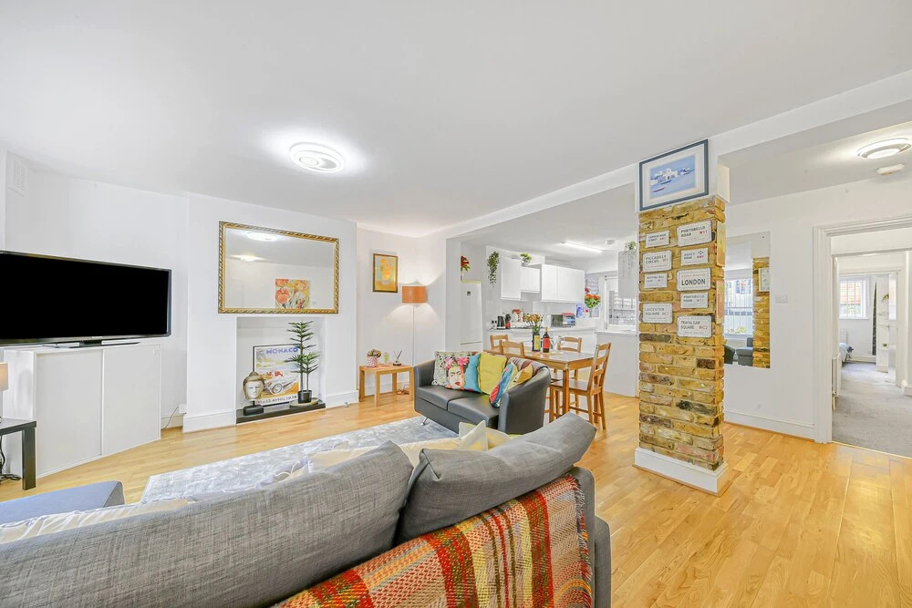 Stylish Central 2-bed Apartment With Pvt Garden