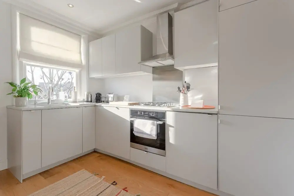 2 Bedroom Apartment Near Ladbroke Grove