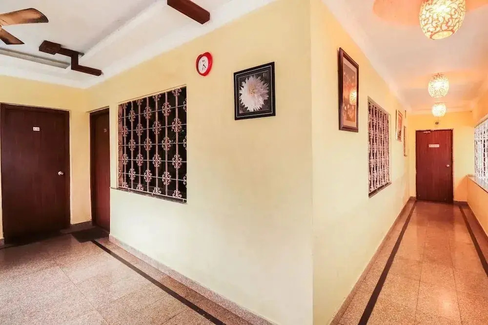 Amit Hotel by OYO Rooms