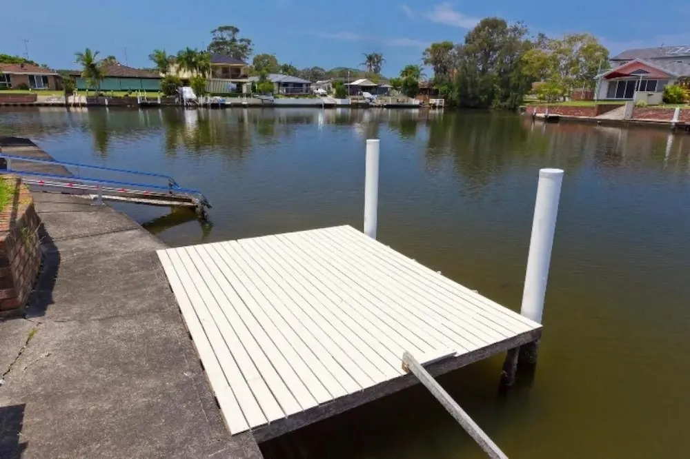 Lake House on Elouera