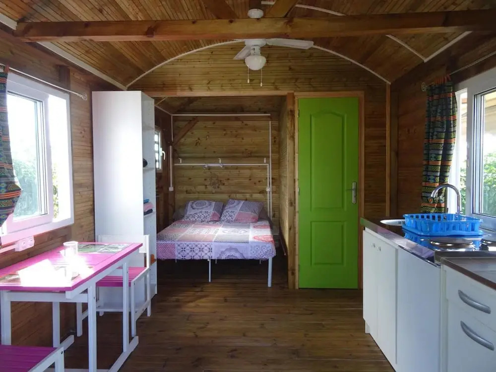 Bungalow With one Bedroom in Le Moule, With Pool Access, Enclosed Garden and Wifi - 7 km From the Beach