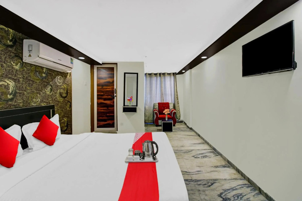 OYO Flagship 70030 Gopika Stay Inn