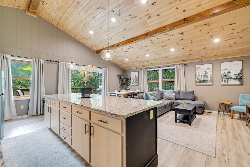 Waterfront Family Getaway w Hot Tub Game Room