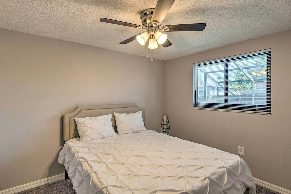 Bright Venice Home w/ Yard < 4 Miles to Beach!