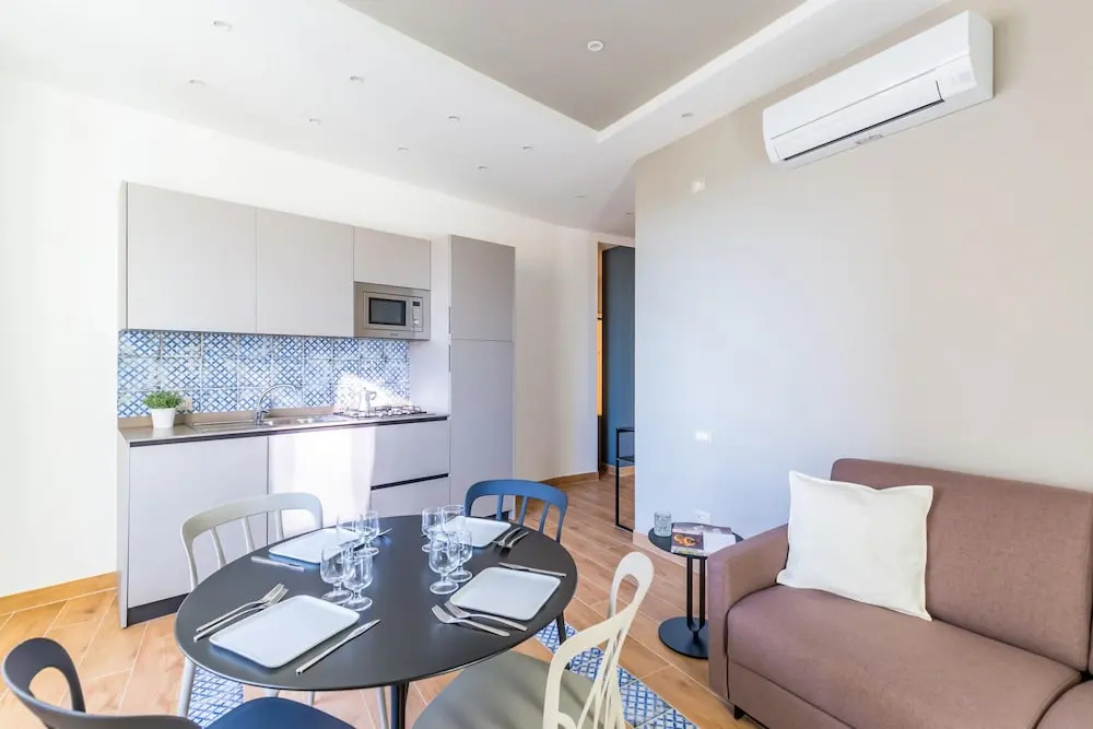 Colonna Apartment 4 by Wonderful Italy
