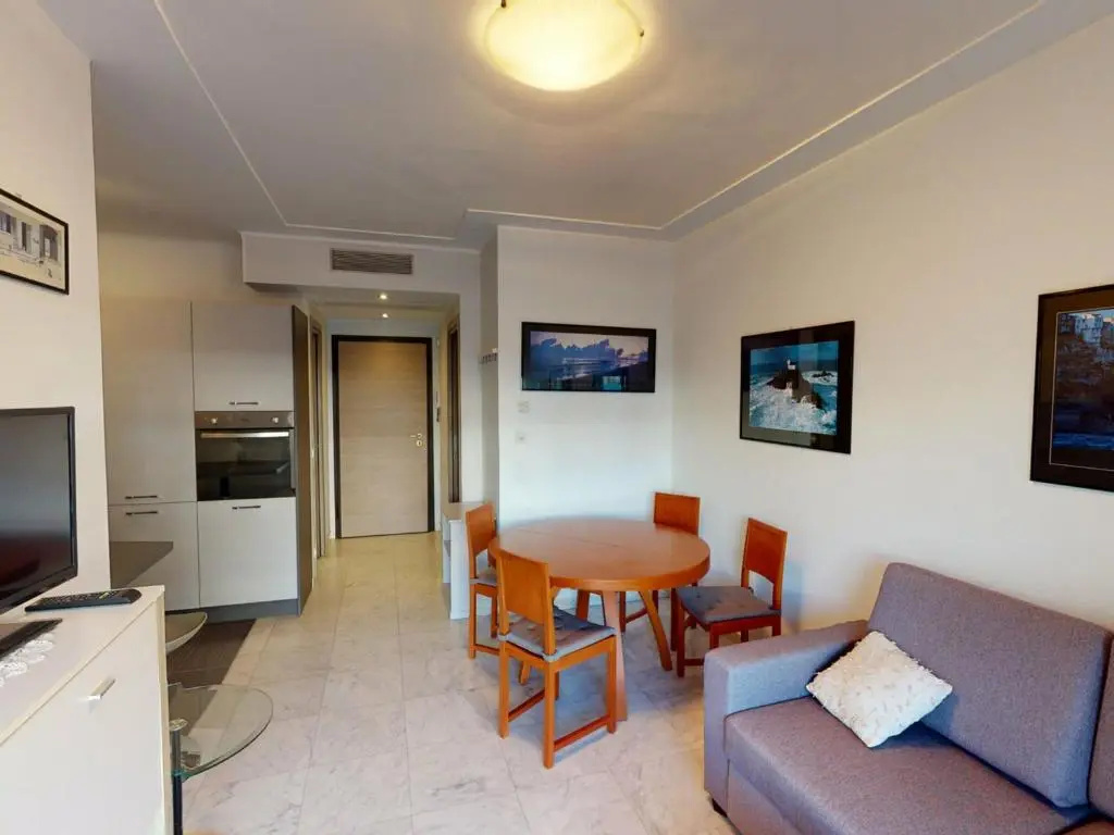 Appartement Menton, 3 pièces, 5 personnes - FR-1-196-230