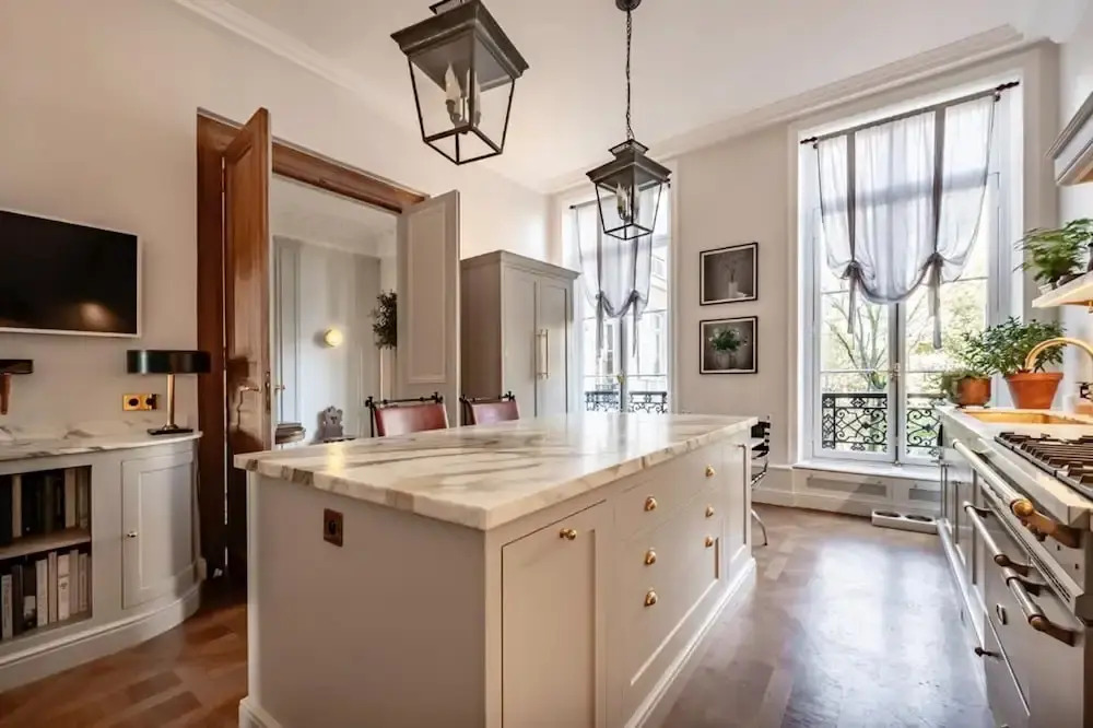 Luxury 3BR Flat Near the Champs Elys es