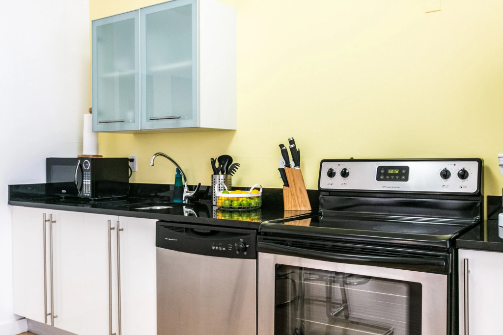Gorgeous & Perfectly Located Apartment Sleeps 5 in the Heart of South Beach!!!