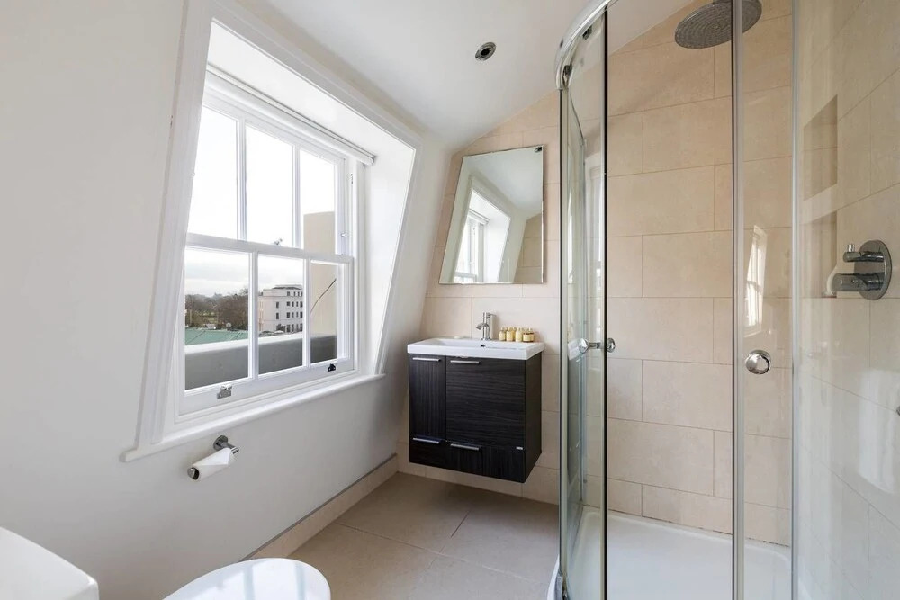 Huge 2 bed in Prime Location