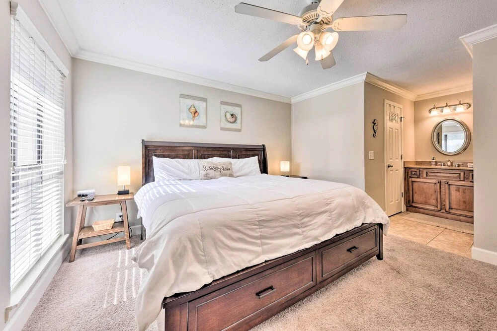 St Simons Island Condo Getaway: 2 Mi to Beach