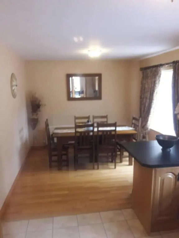 Carndonagh - 3-bedrooms - Sleeps 6/7 - Garden