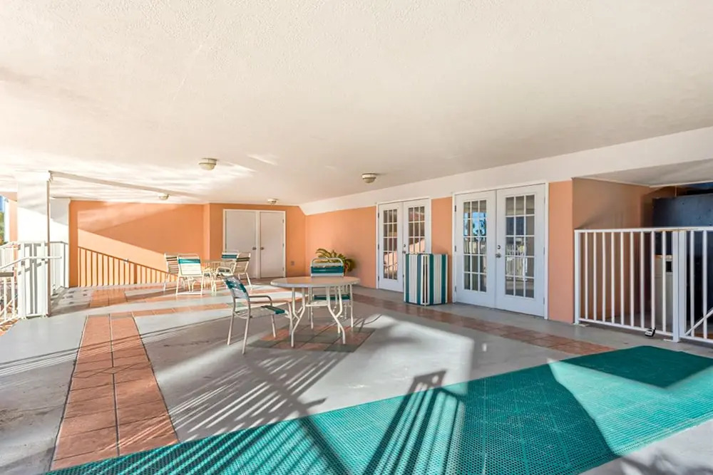 Direct Gulf Front Condo with Resort Pools with Hot Tubs - Steps to Beach
