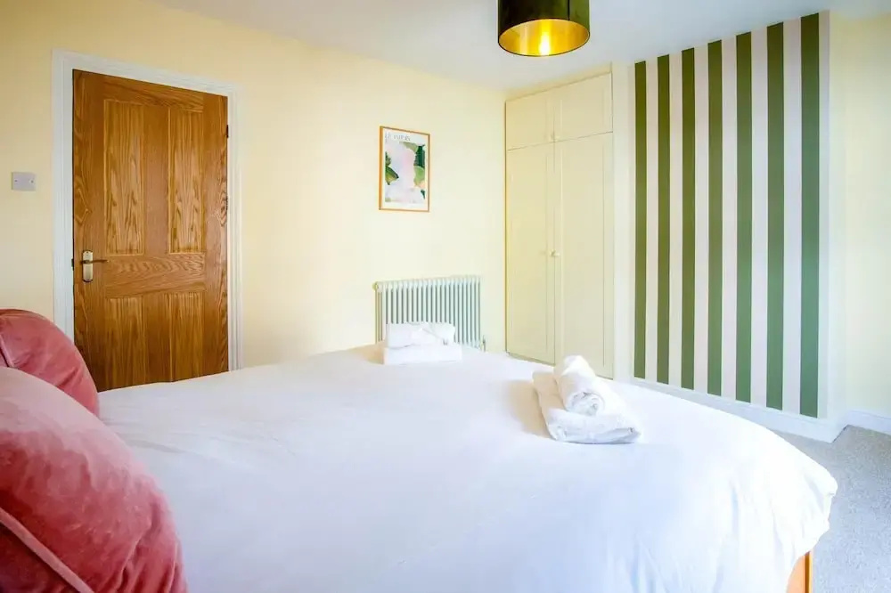 Woodville Road - 2 Bedroom House - Mumbles