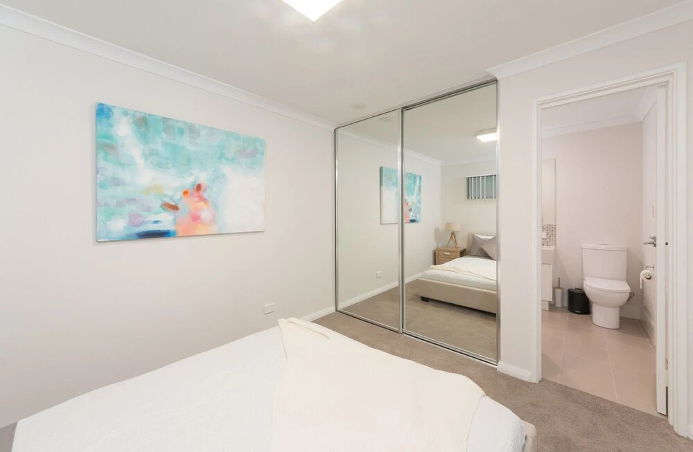 Lakeview Apartment Suite 17