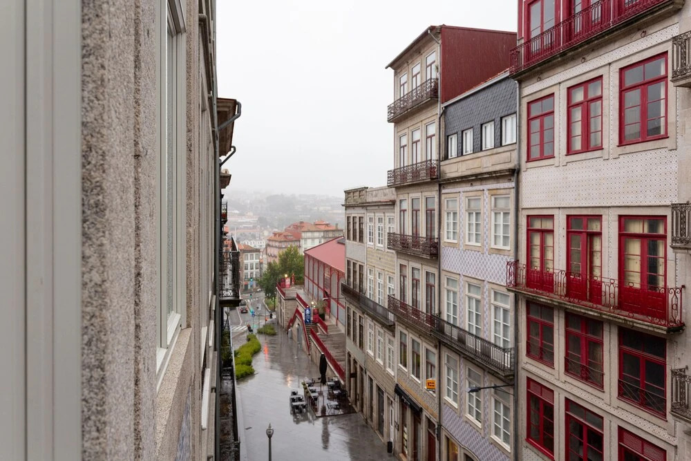 ALTIDO Bright Self Check-In Studio in Porto