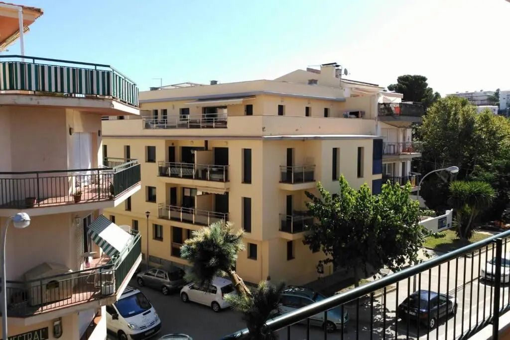 Apartment In The Port Of Llanca