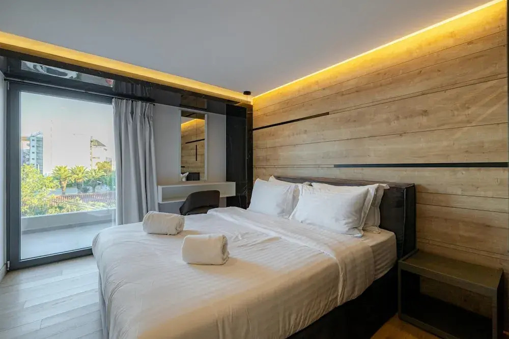 Earth Boutique Apartments next to Stavros Niarchos