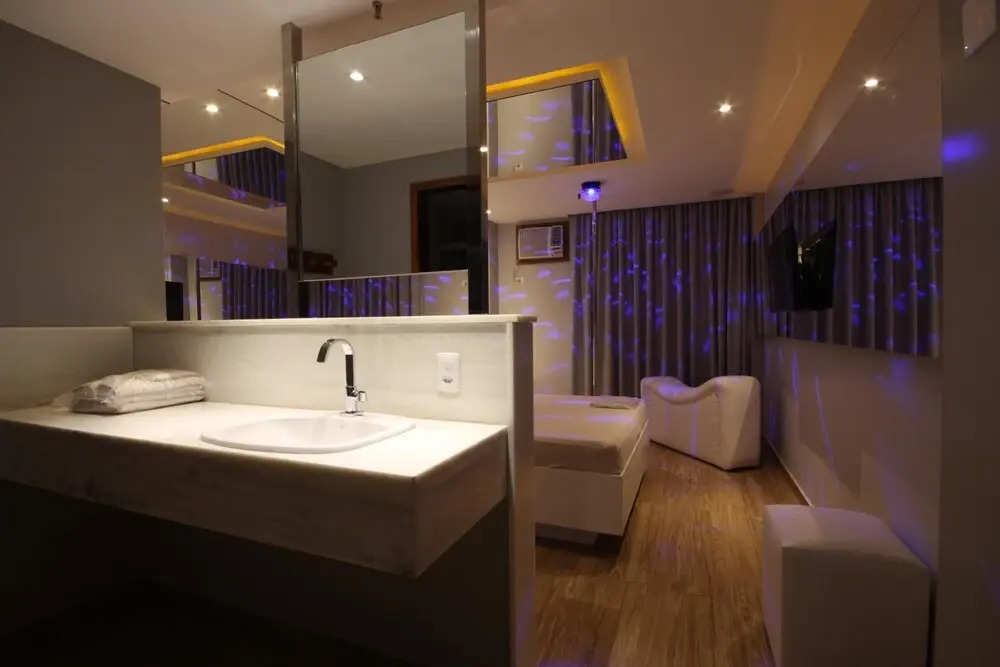 Love Time Hotel (Только для взрослых)