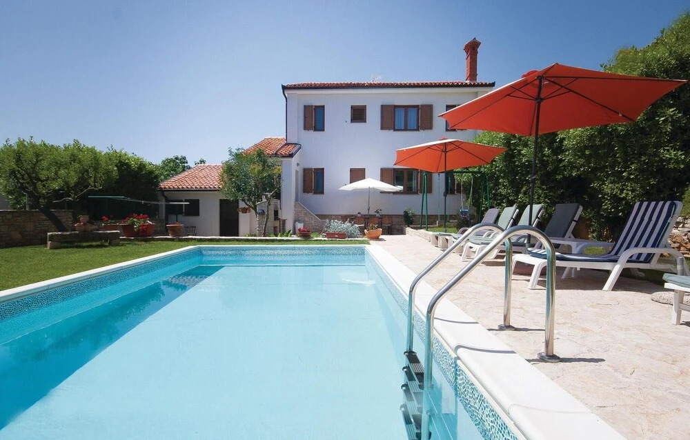 Stunning Home in Medulin With Wifi and 4 Bedrooms