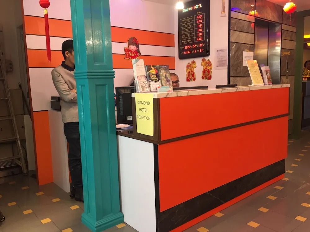 OYO 89979 Diamond Hotel