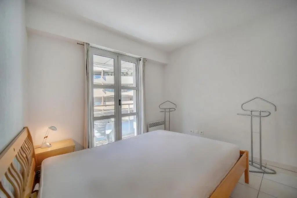 MODERNE 3 PIECES CANNES CENTRE AVEC BALCON l! A2B67
