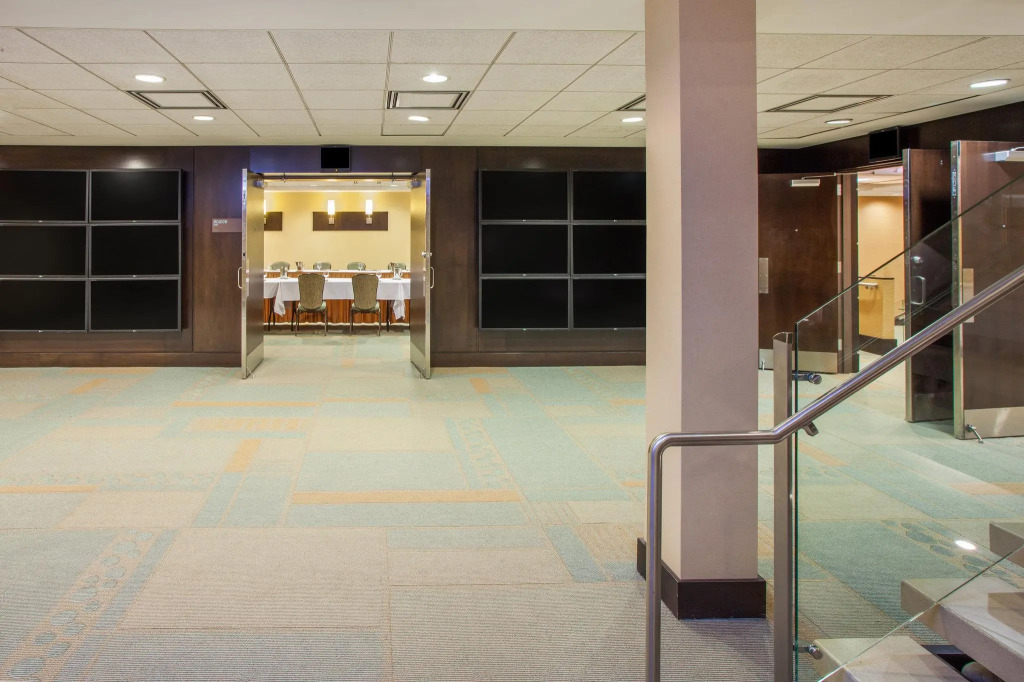 Crowne Plaza Hotel Glen Ellyn/Lombard by IHG