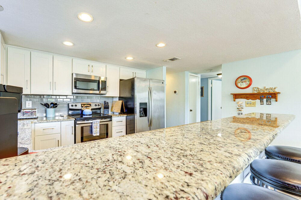 Beachside St Augustine Resort Condo, 6 Mi to Dtwn!
