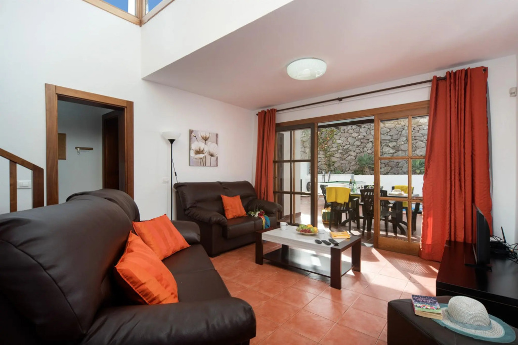 Villa Julianne 4 Heated Private Pool Walk to Beach A C Wifi Car Not Required - 2417