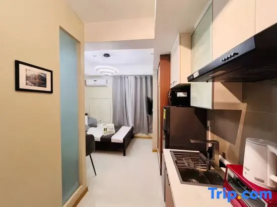 Citispace 1BR Suite at Sunshine 100 Near BGC #SS07