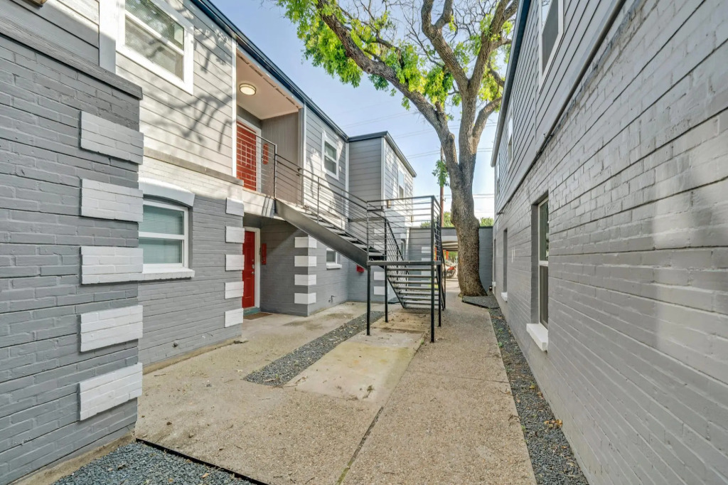 Cozy 2BR Near UT Hyde Park Evonify