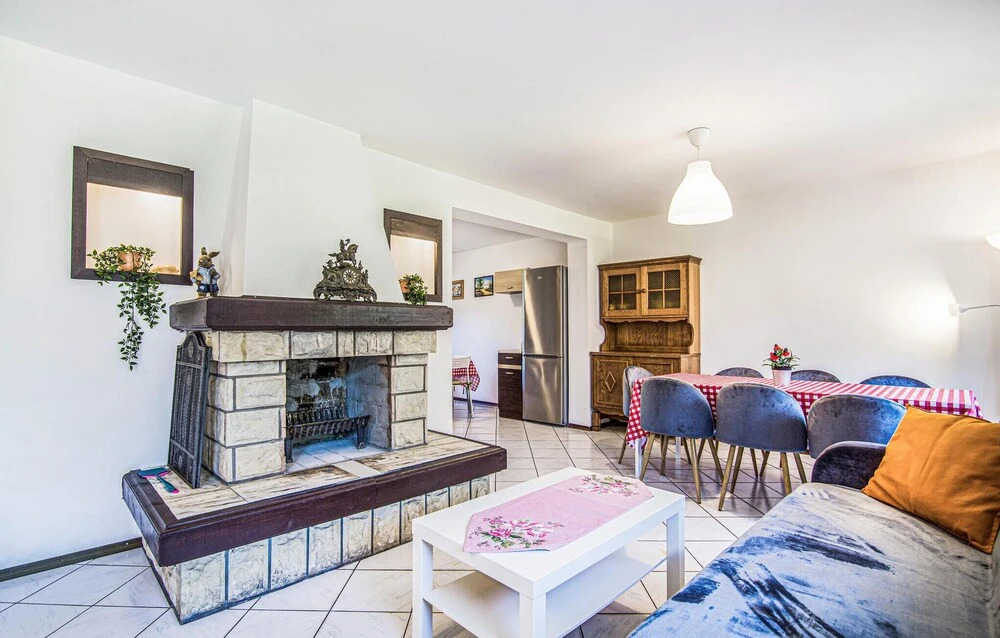 Awesome Home in Lubiatowo With 4 Bedrooms and Wifi