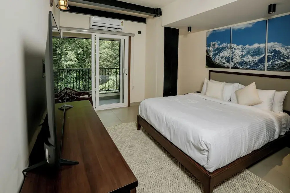 The Big Bridge- A Boutique Hotel On A Bridge