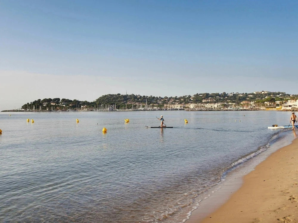 Apartment in Cavalaire Near Sandy Beach