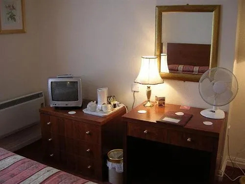 The Emmbrook Inn Hotel