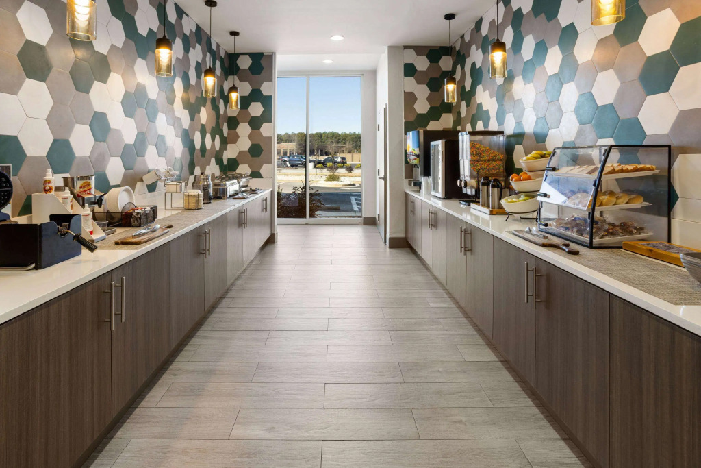 La Quinta Inn & Suites by Wyndham Locust Grove