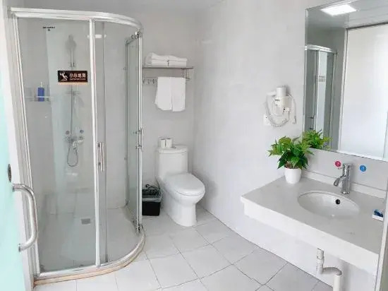 Yu County Yue Yue Business Hotel