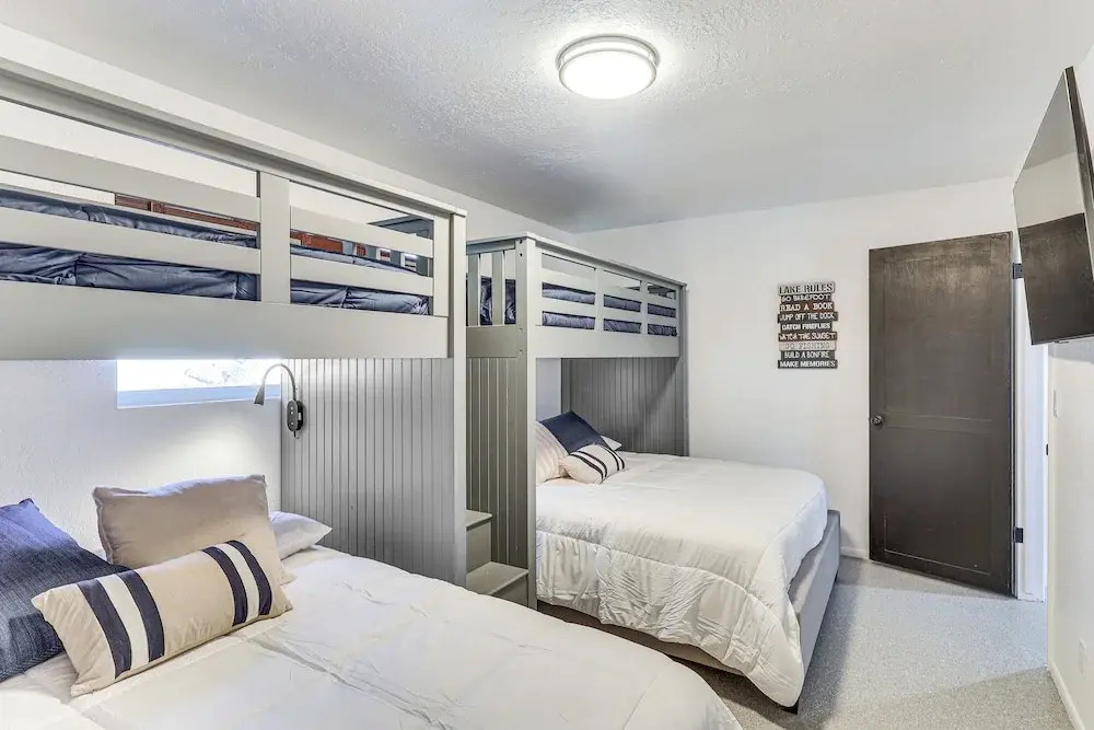 3 Mi to London Bridge: Sleek Home w/ Outdoor Haven