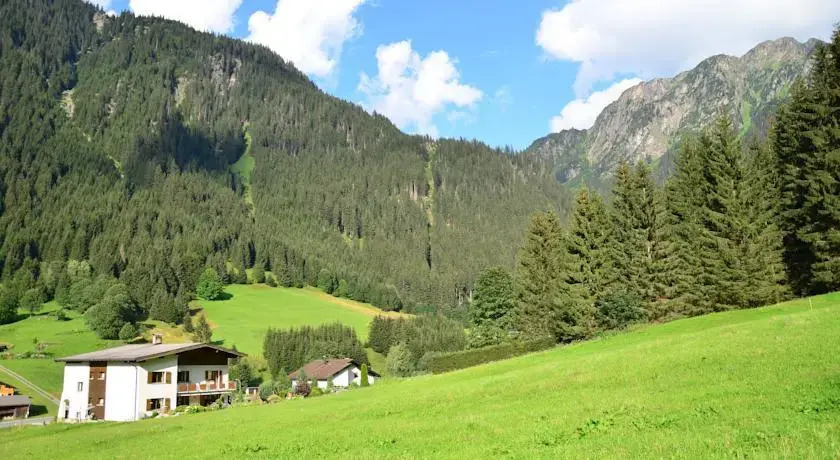 Ferienhaus Surava