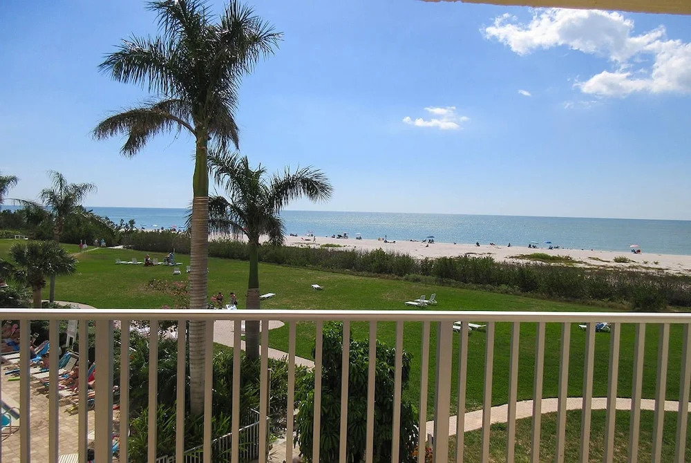 Estero Beach & Tennis 205a 1 Bedroom 1 Bathroom Condo