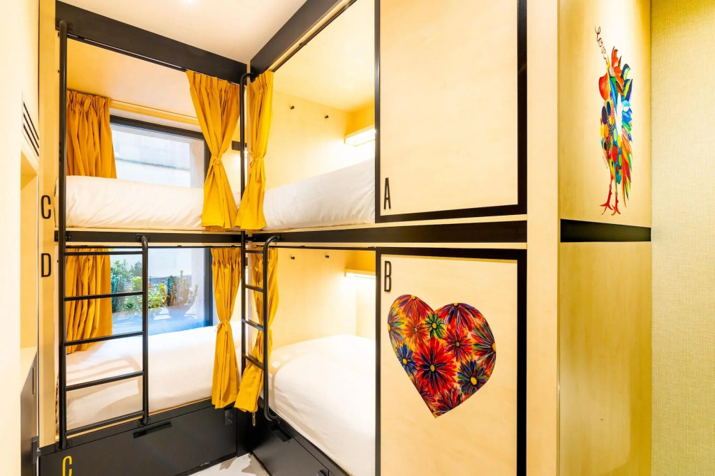 Petit Hostel Palacio Real