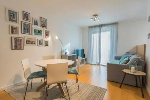 Lovelystay - Family-Friendly Apartment Downtown