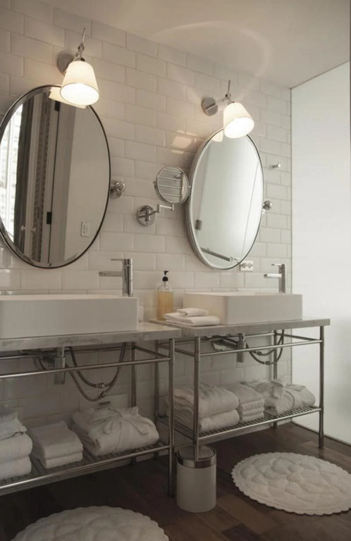 Hotel B