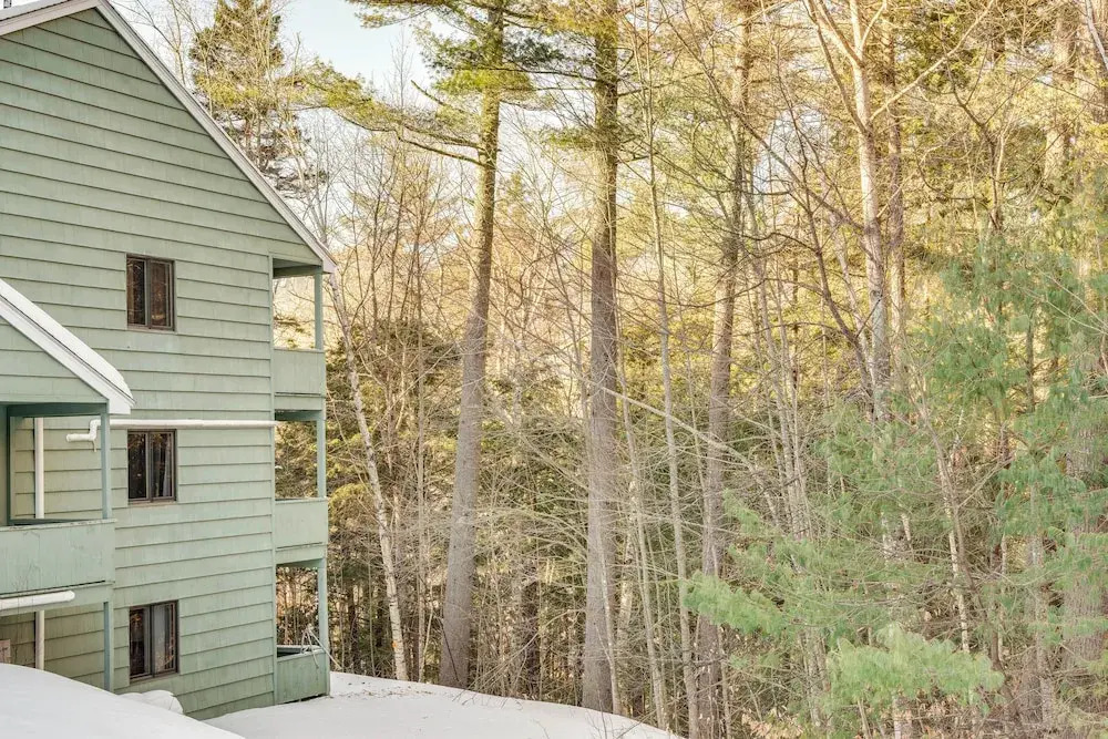 Inviting Bartlett Condo: 1 Mi to Attitash Mountain