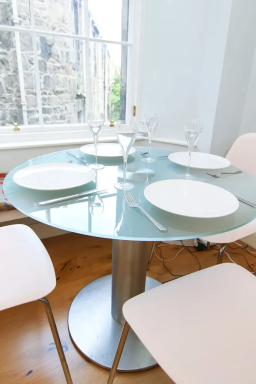 Stylish & majestic 3-bed apartment in Stockbridge