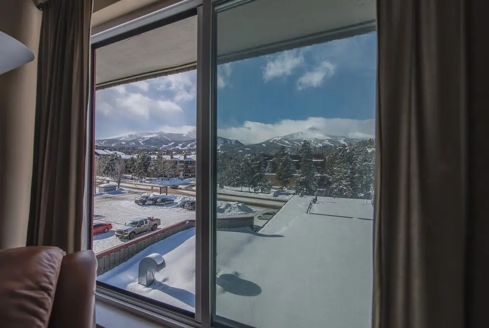 #1596 Awesome Ski-in Studio - Fantastic Mountain Views in Breckenridge