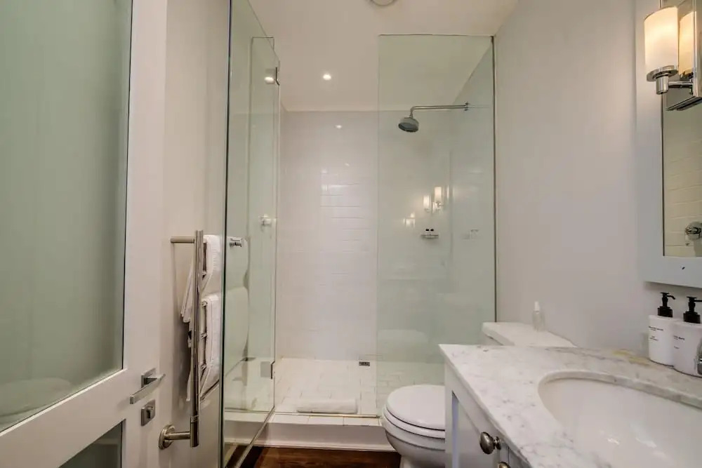 Gorgeous Camps Bay Apartment in Secure Block With Sea Views Caliche