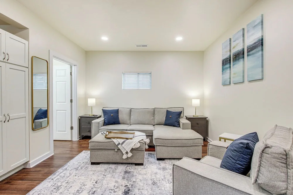Dog-friendly Sheboygan Home - 1 Mi to Town!