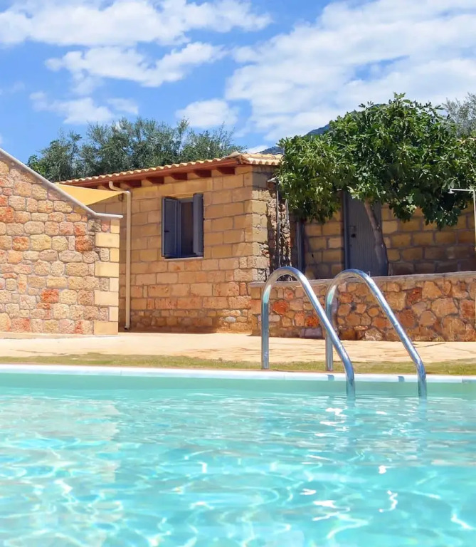 Villa Eleni - Private Pool Retreat near Kardamili